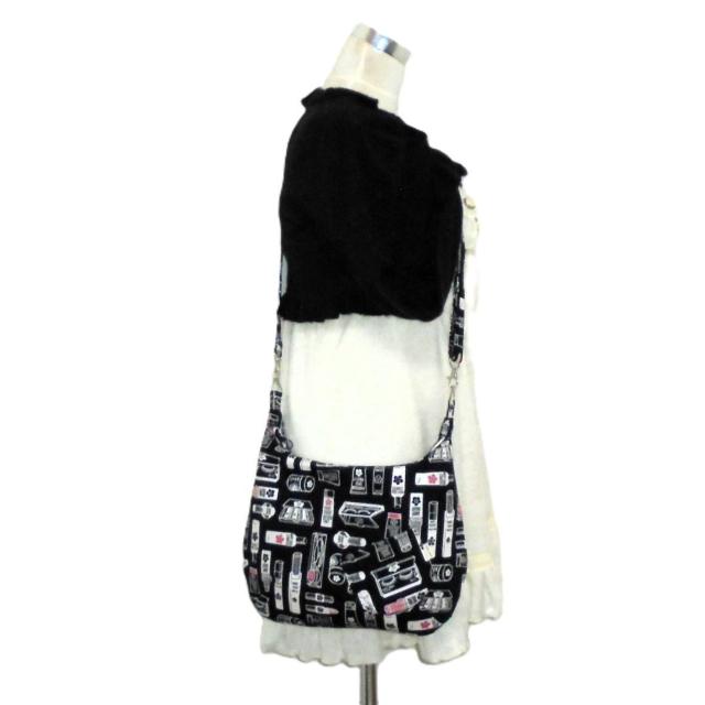 【中サイズ】◆MARY QUANT◆マリークワント・コスメ×黒地◆ファスナーショルダー&ポーチA点セット < 女性ファッション 【中サイズ】◆MARY QUANT◆マリークワント・コスメ×黒地◆ファスナーショルダー&ポーチA点セット < 女性ファッションの