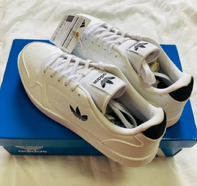 adidas AfB_X   fB[X@Xj[J[   NY 90 J  FY9840@zCg@TCY24.5p  uh 