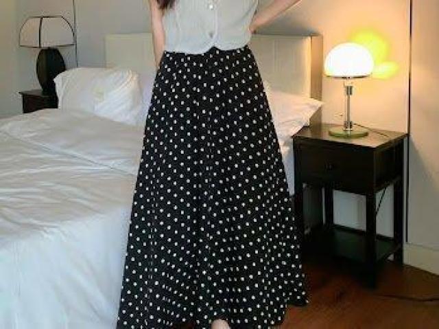 ドット柄 ロング スカート 春夏服 ボトムス ブラック < 女性ファッション ドット柄 ロング スカート 春夏服 ボトムス ブラック < 女性ファッションの