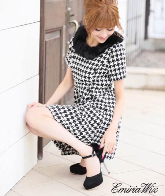 EmiriaWiz☆ファー付ジュエリーヒールパンプス☆ブラック☆23cm☆超美品 < ブランド  EmiriaWiz☆ファー付ジュエリーヒールパンプス☆ブラック☆23cm☆超美品 < ブランドの