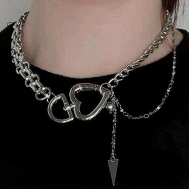 新品★ハートデコレーションラインストーンが揺れるネックレス < 女性アクセサリー/時計  新品★ハートデコレーションラインストーンが揺れるネックレス  < 女性アクセサリー/時計の