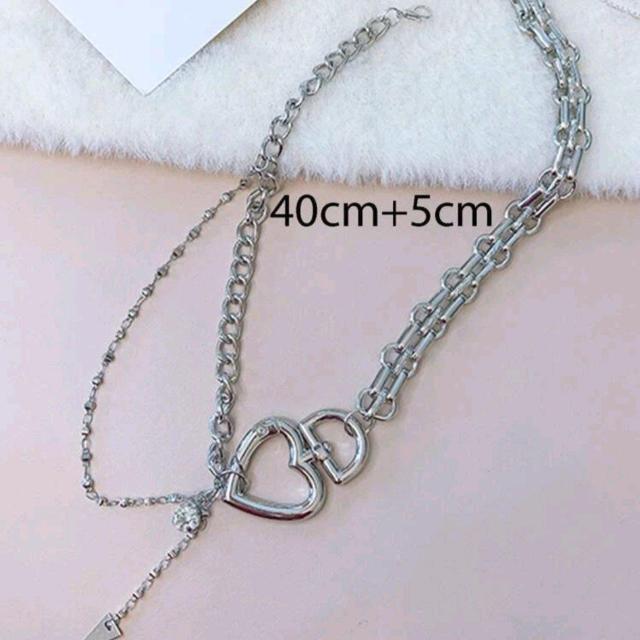 新品★ハートデコレーションラインストーンが揺れるネックレス < 女性アクセサリー/時計  新品★ハートデコレーションラインストーンが揺れるネックレス < 女性アクセサリー/時計の