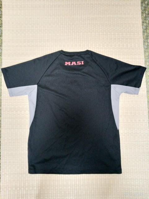 ユニクロMASI コラボTシャツ Lサイズ ブラック < 男性ファッション  ユニクロMASI コラボTシャツ Lサイズ ブラック < 男性ファッションの