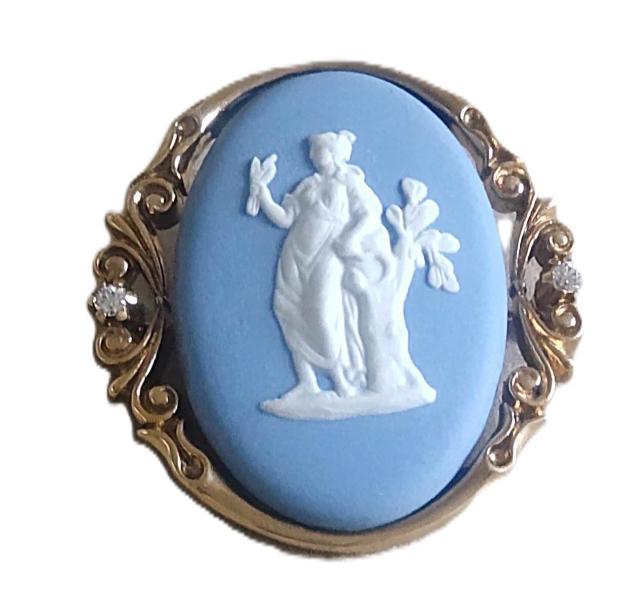 【正規品】ウエッジウッド ジャスパー ブローチ【カラー】 ライトブルー 水色 ゴールド系 MADE IN イングランド製刻印有 < 女性アクセサリー/時計 【正規品】ウエッジウッド ジャスパー ブローチ【カラー】 ライトブルー 水色 ゴールド系 MADE IN イングランド製刻印有 < 女性アクセサリー/時計の