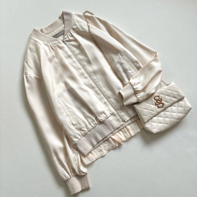 ◆ディアリウム◆3万◆バックシフォン切替ブルゾン◆MA-1◆アイボリー◆白◆M < 女性ファッション ◆ディアリウム◆3万◆バックシフォン切替ブルゾン◆MA-1◆アイボリー◆白◆M < 女性ファッションの