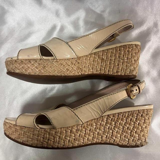 PRADA プラダ ジュート ウェッジソールサンダル パテントレザー 23cm PRADA < ブランド PRADA プラダ ジュート ウェッジソールサンダル パテントレザー 23cm PRADA < ブランドの