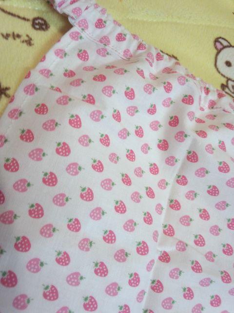 〓ほんのりベージュにイチゴ総柄プリントの手作りパンドルショーツ フリーサイズ〓 < 女性ファッション  〓ほんのりベージュにイチゴ総柄プリントの手作りパンドルショーツ フリーサイズ〓 < 女性ファッションの