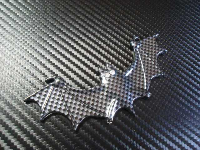 ●BAT MAN コウモリ エンブレム カーボン柄仕様 メタル製 新品! < 自動車/バイク ●BAT MAN コウモリ エンブレム カーボン柄仕様 メタル製 新品! < 自動車/バイク