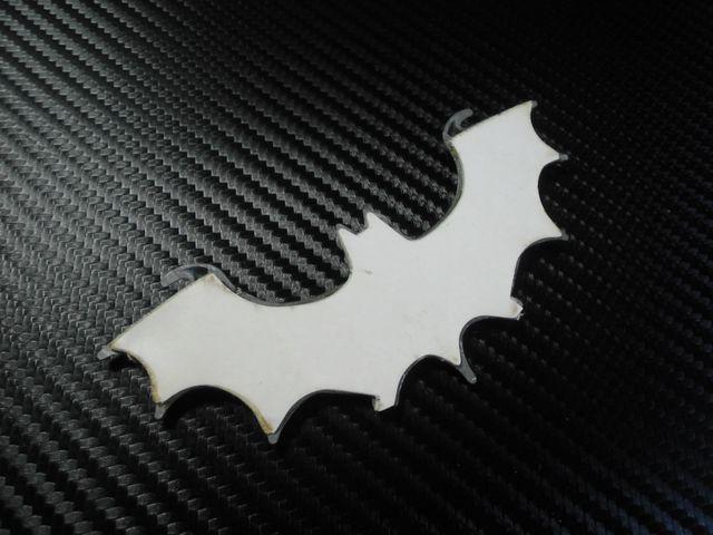 ●BAT MAN コウモリ エンブレム カーボン柄仕様 メタル製 新品! < 自動車/バイク ●BAT MAN コウモリ エンブレム カーボン柄仕様 メタル製 新品! < 自動車/バイク