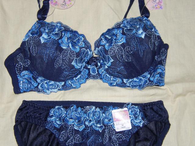 光沢刺繍使いがお洒落D70Mワイヤー入り < 女性ファッション 光沢刺繍使いがお洒落D70Mワイヤー入り < 女性ファッションの