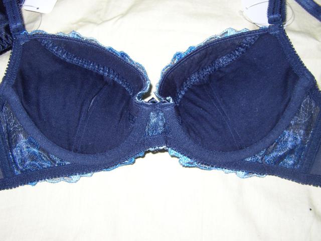 光沢刺繍使いがお洒落D70Mワイヤー入り < 女性ファッション 光沢刺繍使いがお洒落D70Mワイヤー入り < 女性ファッションの