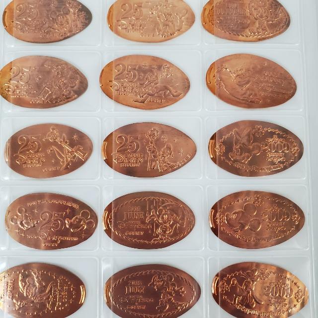 込み★ディズニーランド&シー★メダル73枚&メダルブック2冊★ < アニメ/コミック/キャラクター  込み★ディズニーランド&シー★メダル73枚&メダルブック2冊★ < アニメ/コミック/キャラクターの