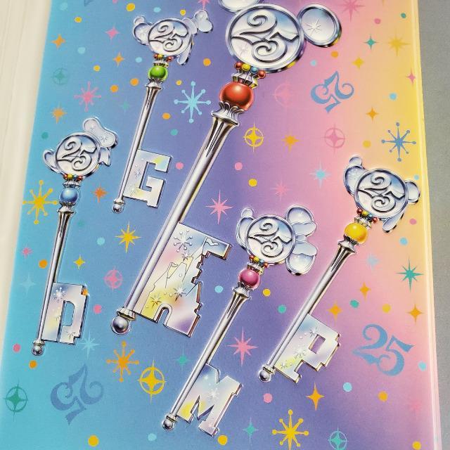 込み★ディズニーランド&シー★メダル73枚&メダルブック2冊★ < アニメ/コミック/キャラクター  込み★ディズニーランド&シー★メダル73枚&メダルブック2冊★ < アニメ/コミック/キャラクターの