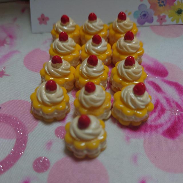 立体ホイップクリームいっぱいケーキ13個 < 香水/コスメ/ネイル  立体ホイップクリームいっぱいケーキ13個 < 香水/コスメ/ネイルの