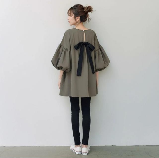 後ろリボン バルーンスリーブ チュニックブラウス レディース ゆったり 体型カバー 長袖 上品 ナチュラル 春 秋 冬 トップス < 女性ファッション  後ろリボン バルーンスリーブ チュニックブラウス レディース ゆったり 体型カバー 長袖 上品 ナチュラル 春 秋 冬 トップス < 女性ファッションの