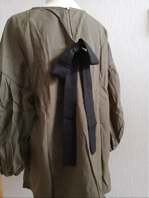 後ろリボン バルーンスリーブ チュニックブラウス レディース ゆったり 体型カバー 長袖 上品 ナチュラル 春 秋 冬 トップス < 女性ファッション  後ろリボン バルーンスリーブ チュニックブラウス レディース ゆったり 体型カバー 長袖 上品 ナチュラル 春 秋 冬 トップス < 女性ファッションの