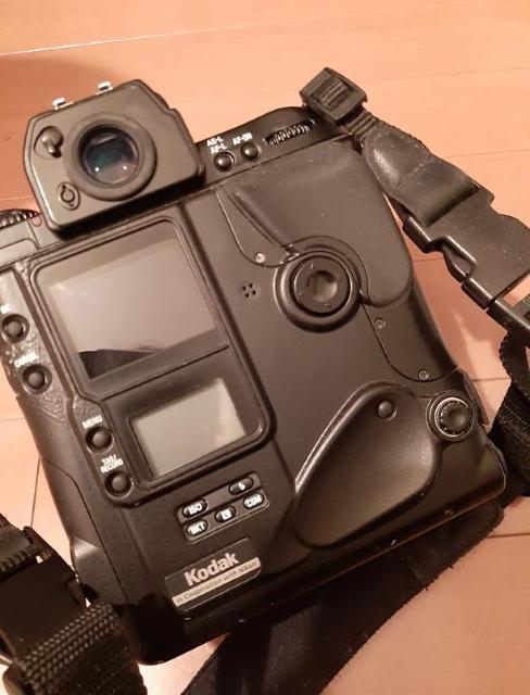 KODAK DCS-760 fW^჌t nikon F5{fB Nikkor 50mm F1.4t  Ɠd/AV 