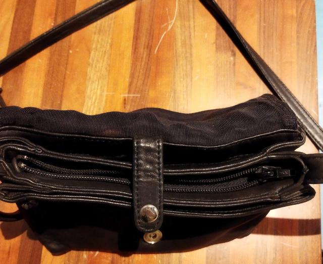 �����U�[�V�����_�[�o�b�O �� �����t�@�b�V������ 