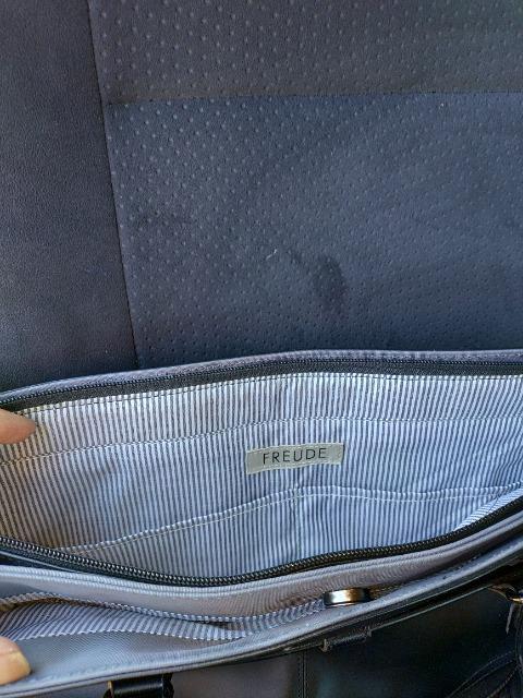 FREUDE  �傫�߃V�����_�[�o�b�O   �n���h�o�b�O ��������  �r�W�l�X  ���o����  �V���b�s���O �� �����t�@�b�V������ 