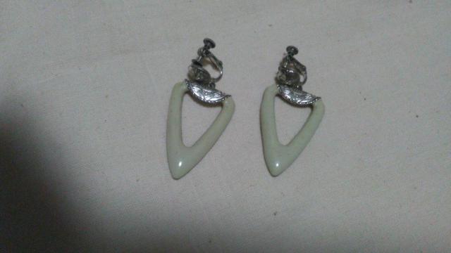 ヴィンテージイヤリング 中古品 < 女性アクセサリー/時計 ヴィンテージイヤリング 中古品 < 女性アクセサリー/時計の