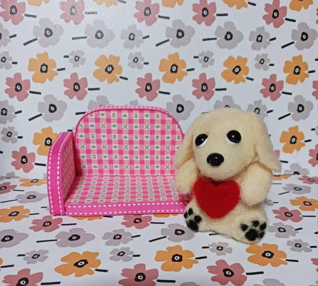 羊毛フェルト クリームダックス色ハート付き ソファ付き < ペット/手芸/園芸 羊毛フェルト クリームダックス色ハート付き ソファ付き < ペット/手芸/園芸の