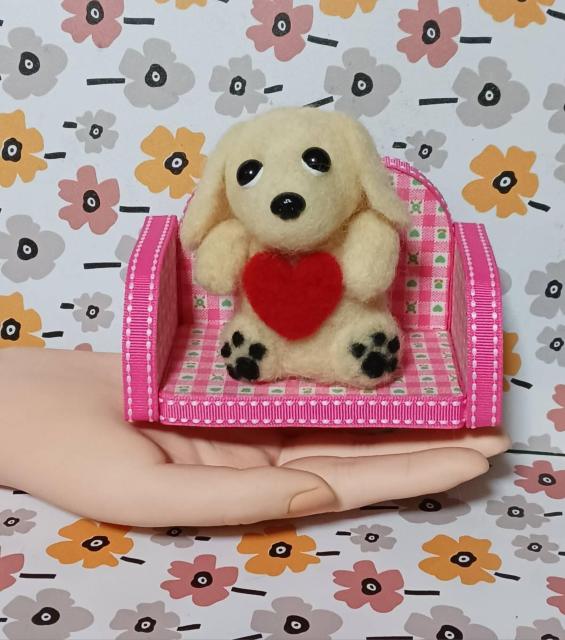 羊毛フェルト クリームダックス色ハート付き ソファ付き < ペット/手芸/園芸 羊毛フェルト クリームダックス色ハート付き ソファ付き < ペット/手芸/園芸の