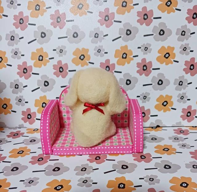 羊毛フェルト クリームダックス色ハート付き ソファ付き < ペット/手芸/園芸 羊毛フェルト クリームダックス色ハート付き ソファ付き < ペット/手芸/園芸の