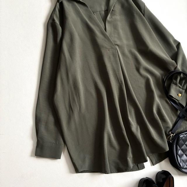 ◆美品◆ブージュルード◆後ろ金ボタンブラウスチュニック◆大きめM◆カーキ◆とろみ < ブランド ◆美品◆ブージュルード◆後ろ金ボタンブラウスチュニック◆大きめM◆カーキ◆とろみ < ブランドの