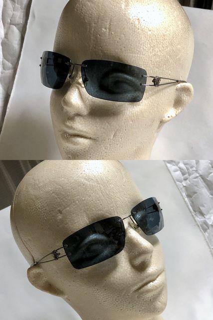 正規美レア VERSACEヴェルサーチ ヴィンテージ メデューサロゴ メタルサングラス黒 ブラックメタリックフレーム 軽量 付属有 < ブランド  正規美レア VERSACEヴェルサーチ ヴィンテージ メデューサロゴ メタルサングラス黒 ブラックメタリックフレーム 軽量 付属有 < ブランドの