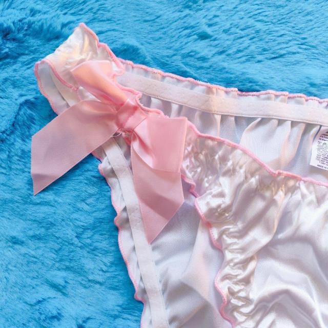 激エロカワッ。。。ツルツルサテン&リボンが可愛いパンティー。。。ショーツ。。。ロリ姫ちゃん仕様。。。ホワイト×ピンク。。。 < 女性ファッション  激エロカワッ。。。ツルツルサテン&リボンが可愛いパンティー。。。ショーツ。。。ロリ姫ちゃん仕様。。。ホワイト×ピンク。。。 < 女性ファッションの