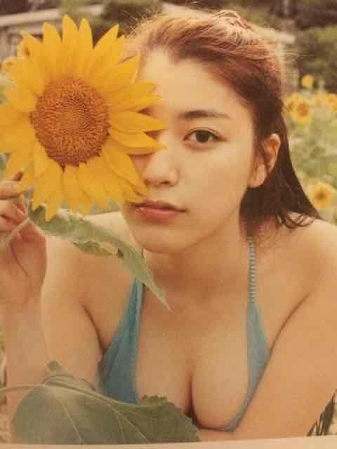 激安!超レア!☆成海璃子/写真集(RICO DAYS)☆初版☆美品☆ < タレントグッズ 激安!超レア!☆成海璃子/写真集(RICO DAYS)☆初版☆美品☆ < タレントグッズの