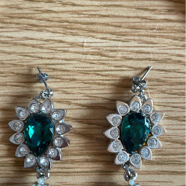 ジュジュ ネックレスとピアスセット < 女性アクセサリー/時計 ジュジュ ネックレスとピアスセット < 女性アクセサリー/時計の