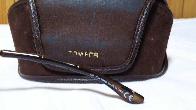 正規美 激レア トムフォード クリアグラデーション サングラス 紫×茶 リフレクションバンブーフルフレーム 男女兼用可〇付属有 < ブランド  正規美 激レア トムフォード クリアグラデーション サングラス 紫×茶 リフレクションバンブーフルフレーム 男女兼用可〇付属有 < ブランドの