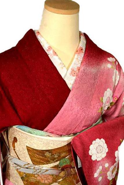 振袖 中古 最高峰 新品同様 魔除けの赤 暈染め 銀通し地 金糸 刺繍 枝垂れ桜 藤 身丈162cm 裄丈65.5cm T2917 < 女性ファッション  振袖 中古 最高峰 新品同様 魔除けの赤 暈染め 銀通し地 金糸 刺繍 枝垂れ桜 藤 身丈162cm 裄丈65.5cm T2917 < 女性ファッションの