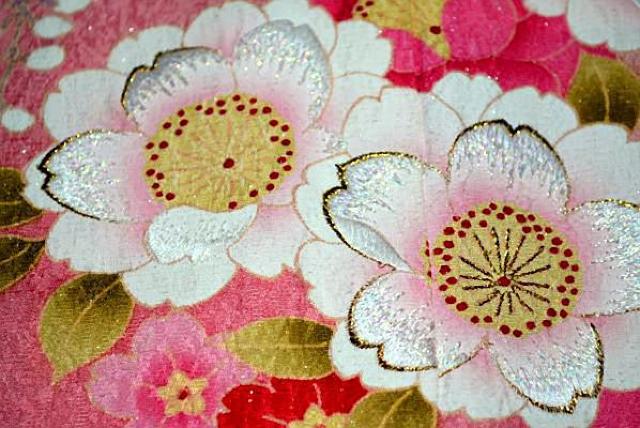 振袖 中古 最高峰 新品同様 魔除けの赤 暈染め 銀通し地 金糸 刺繍 枝垂れ桜 藤 身丈162cm 裄丈65.5cm T2917 < 女性ファッション  振袖 中古 最高峰 新品同様 魔除けの赤 暈染め 銀通し地 金糸 刺繍 枝垂れ桜 藤 身丈162cm 裄丈65.5cm T2917 < 女性ファッションの