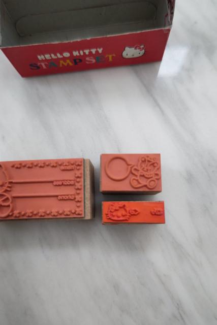 HELLO KITTY X^v g  CeA/Ct 