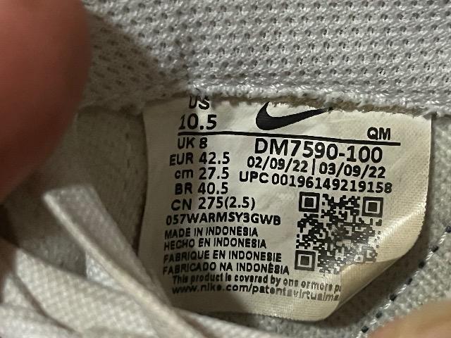NIKEXj[J[  uh 
