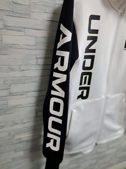 UNDER ARMOUR A_[A[}[ vg S nCubh t[h p[J[/Y/M  uh 