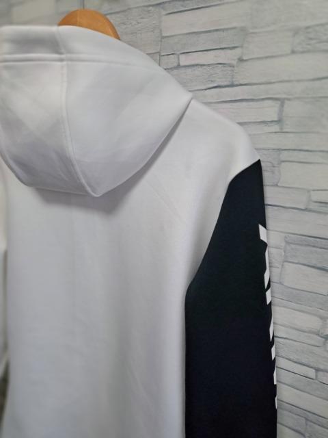 UNDER ARMOUR A_[A[}[ vg S nCubh t[h p[J[/Y/M  uh 