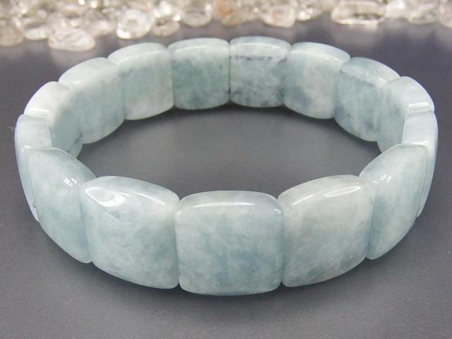 希少仕様アクアマリンバングルブレスレット約16mm弱天然石3月の誕生石 < 女性アクセサリー/時計  希少仕様アクアマリンバングルブレスレット約16mm弱天然石3月の誕生石 < 女性アクセサリー/時計の