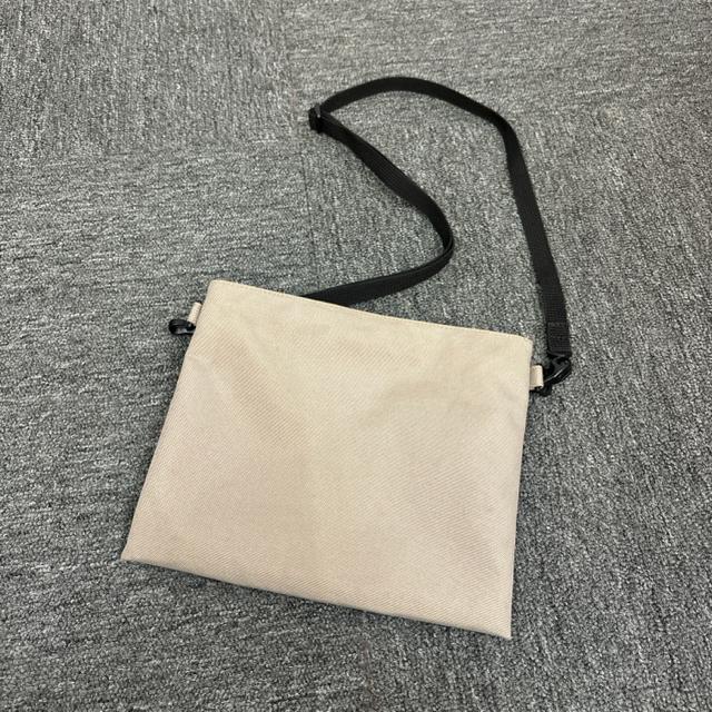  MUJI Ǖi TRbV  uh 