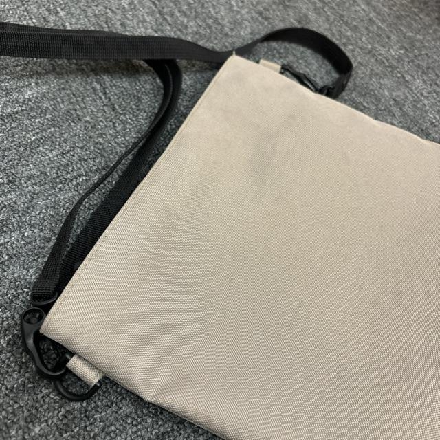  MUJI Ǖi TRbV  uh 