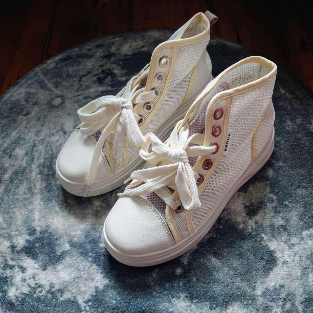 新品 レディース ミドルカット スニーカー ホワイト 白色 22.5cm < 女性ファッション  新品 レディース ミドルカット スニーカー ホワイト 白色 22.5cm  < 女性ファッションの