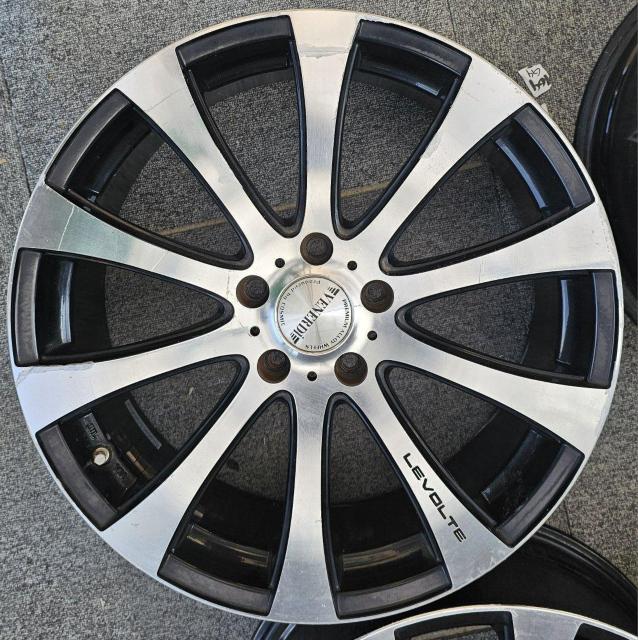 VENERDi LEVOLTE COSMIC ヴェネルディ レヴォルテ コスミック 19インチ 19×7.5J +53 < 自動車/バイク VENERDi LEVOLTE COSMIC ヴェネルディ レヴォルテ コスミック 19インチ 19×7.5J +53 < 自動車/バイク