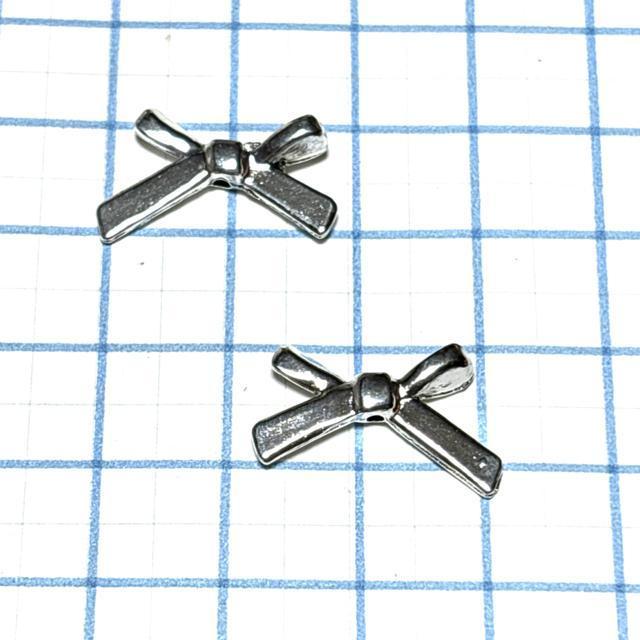 5048 銀色のリボン 両面デザイン 8個 メタルビーズ 金属パーツ アクセサリーチャーム ハンドメイド材料 < ペット/手芸/園芸 5048 銀色のリボン 両面デザイン 8個 メタルビーズ 金属パーツ アクセサリーチャーム ハンドメイド材料 < ペット/手芸/園芸の