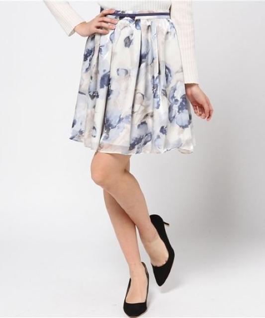 限定セール●雑誌掲載●定価8,532円●ふんわりフラワースカート●水色ブルー < ブランド 限定セール●雑誌掲載●定価8,532円●ふんわりフラワースカート●水色ブルー < ブランドの