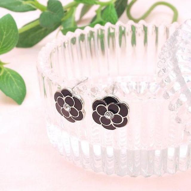 薔薇モチーフのフラワーピアス!チタンポスト使用♪ローズ/黒 < 女性アクセサリー/時計  薔薇モチーフのフラワーピアス!チタンポスト使用♪ローズ/黒  < 女性アクセサリー/時計の
