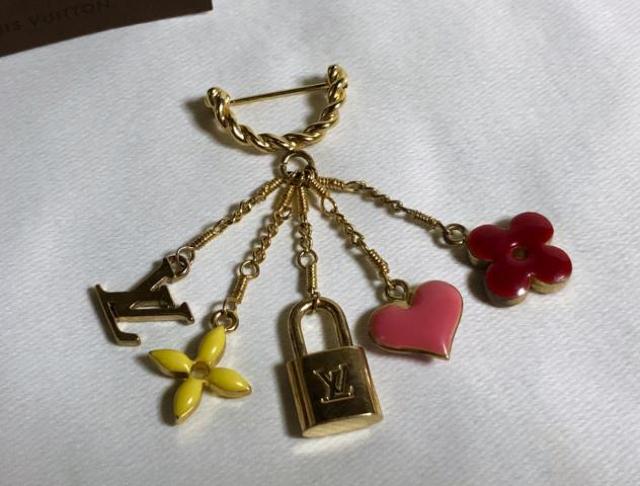 正規 良 Louis Vuittonルイヴィトン ブロッシュスウィートモノグラム LV 5連アイコンフリンジ ブローチ < ブランド  正規 良 Louis Vuittonルイヴィトン ブロッシュスウィートモノグラム LV 5連アイコンフリンジ ブローチ  < ブランドの