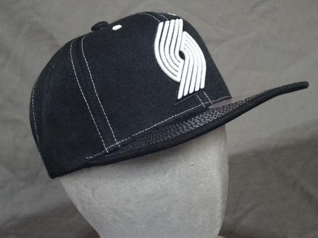 【Mitchell & Ness】 NBA ブレイザーズ ロゴ刺繍入り キャップ < 男性ファッション  【Mitchell & Ness】 NBA ブレイザーズ ロゴ刺繍入り キャップ < 男性ファッションの