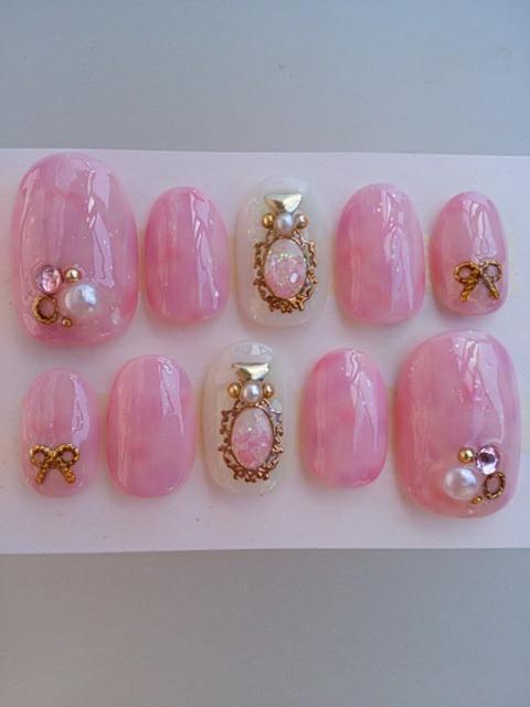 ジェルネイル.ピンクタイダイ柄.シェル入り香水瓶.ショートオーバル < 香水/コスメ/ネイル  ジェルネイル.ピンクタイダイ柄.シェル入り香水瓶.ショートオーバル  < 香水/コスメ/ネイルの